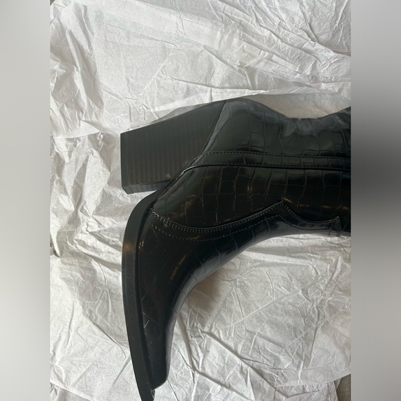 Brand new ASOS DESIGN wide fit western boots - Picture 2 of 3